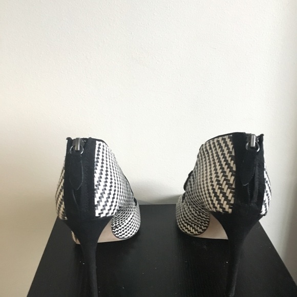 Zara open toe lace up bootie shoe
black and whit - Picture 2 of 4